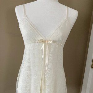 Hanky Panky Peek-a-Boo lace babydoll white lace